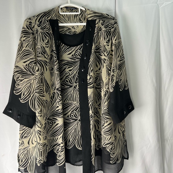 Penningtons Black and Cream Elegant 2-piece Top Set Patterned Sheer Jacket - Picture 4 of 11